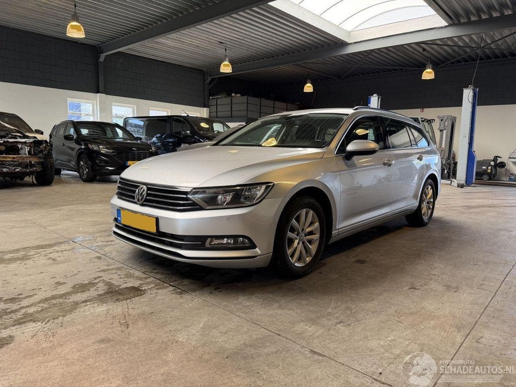 Volkswagen Passat 1.6 TDI BlueMotion, Argent ou Gris, Volkswagen AG, 1598 cm³, Kundenbetreuung@volkswagen.de