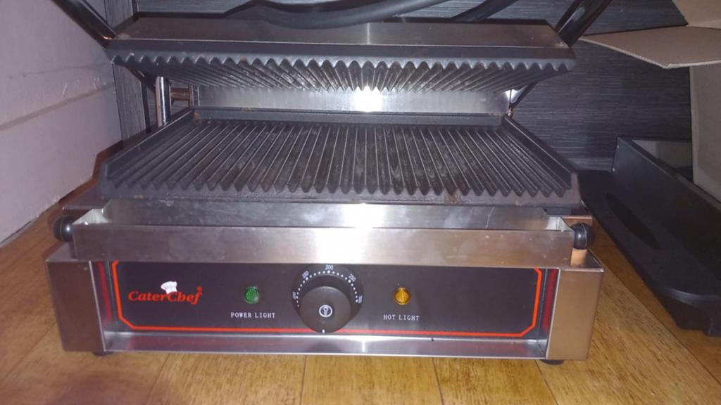 Contact Grill Solo Panini rainuré en haut/en bas, Enlèvement, Comme neuf