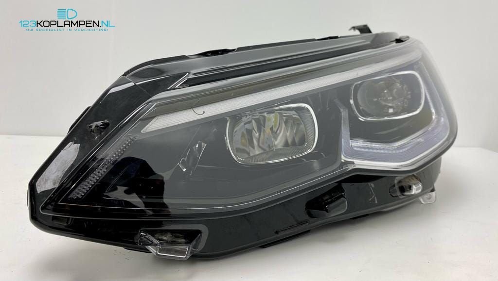 VW Volkswagen Golf 8 IQ LED koplamp links black 5H1941059C, Volkswagen, -, Utilisé, -