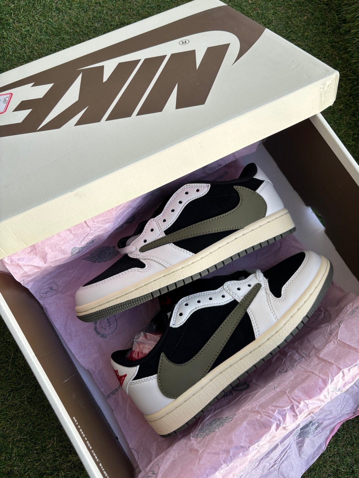 Travis Scott X Air Jordan, Enlèvement ou Envoi, Neuf, Sneakers et Baskets