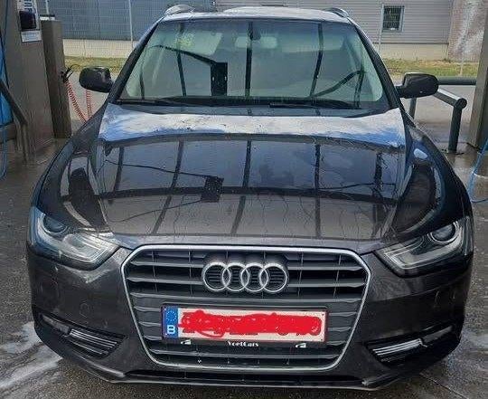 Audi A 4 break vanaf 1/06/2015, Auto's, Voorwielaandrijving, 4 cilinders, A4, Zwart