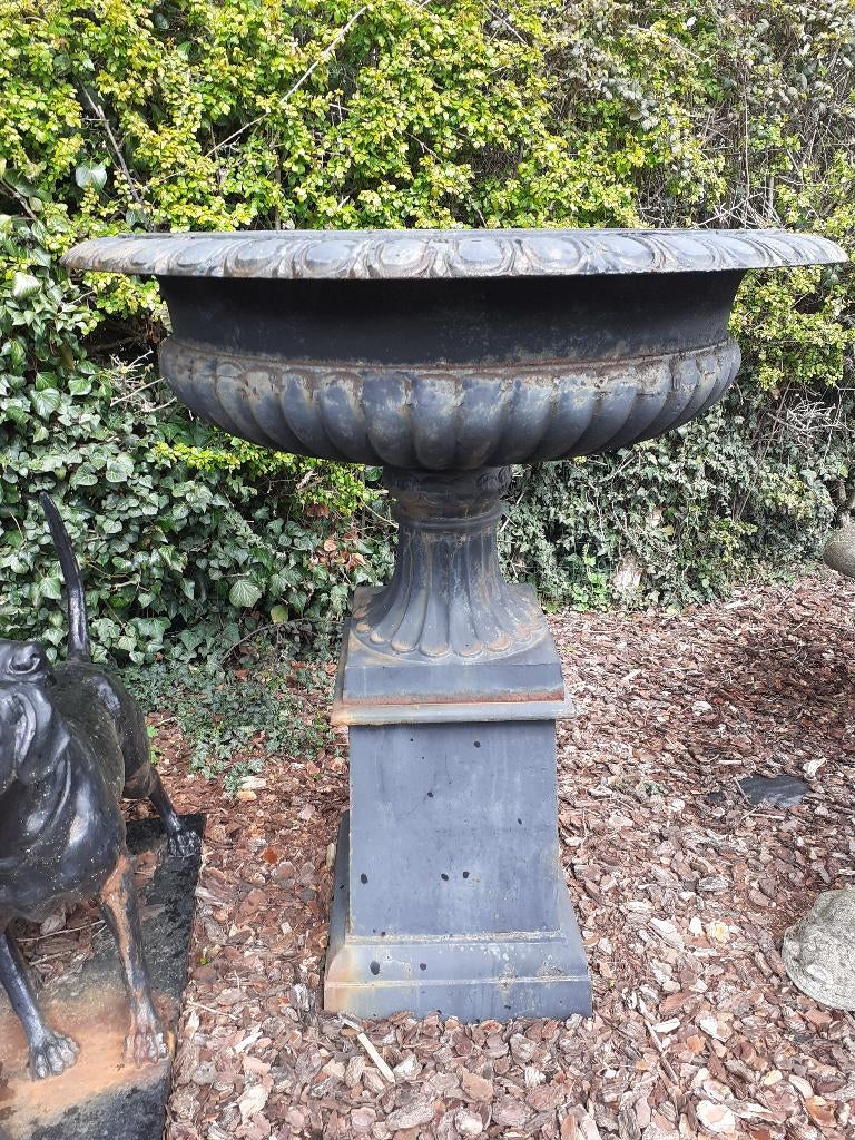 GRANDE VASQUE EN FONTE PATINEE SUR SOCLE, Jardin & Terrasse, Enlèvement, Utilisé