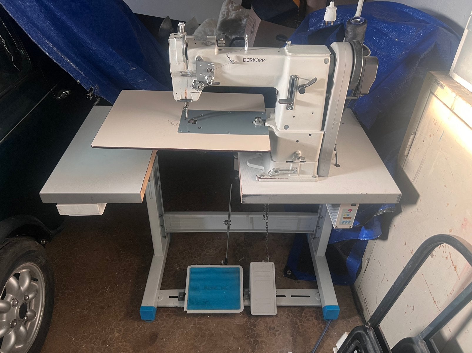 Machine à coudre Dürkopp Adler Classe 69 – Servomoteur 550 W, Enlèvement, Utilisé, Machine à coudre