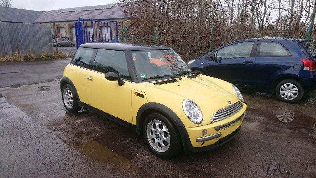 Mini cooper 2003 1600cc essence 200000 km export marchand, Autos, Mini, Entreprise, Achat, Cooper, ABS, Airbags, Air conditionné