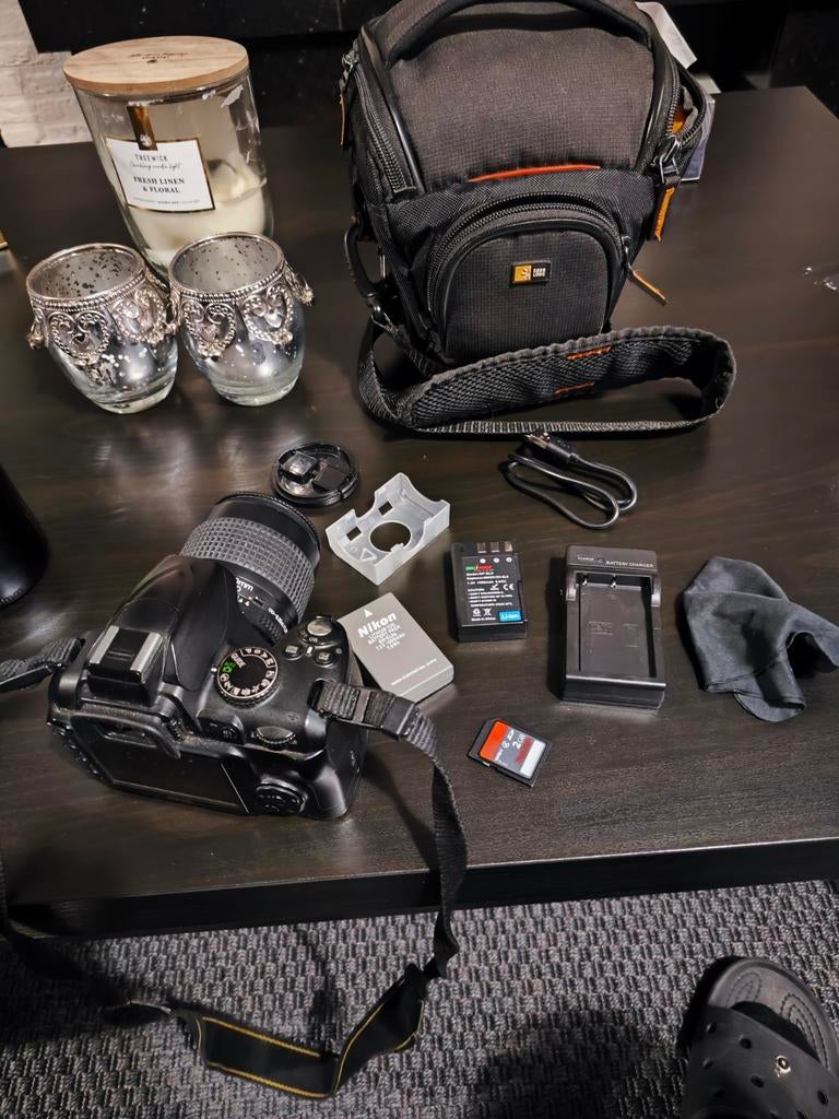 NIKON D3000 MET 2 GOEDE ACCU'S OPLADER SD KAART TAS, Ophalen, Nikon