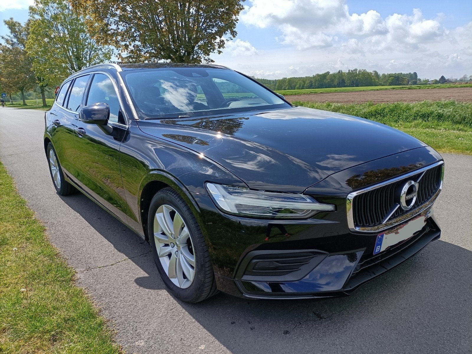 Volvo V60 D3 Momentum Pro 2019 van particulier 137.000km, Auto's, Voorwielaandrijving, 4 cilinders, Parkeerassistent, Leder en Stof