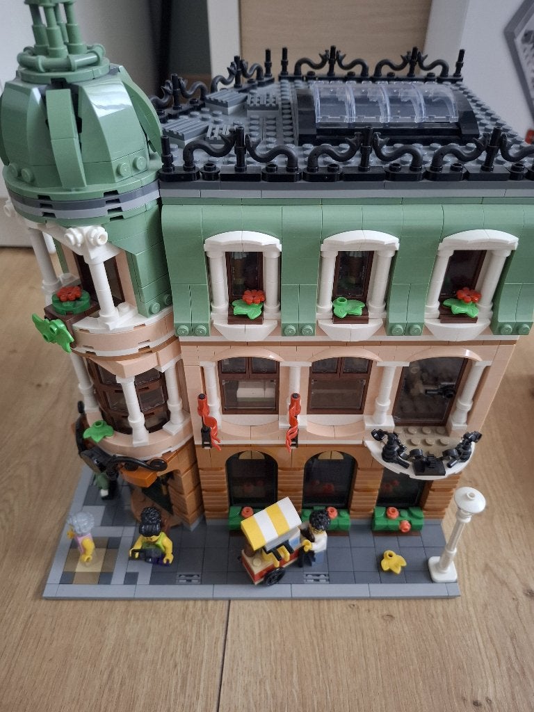 lego boutique hotel 10297, Kinderen en Baby's, Speelgoed | Duplo en Lego, Ophalen, Lego, Zo goed als nieuw, Compleet