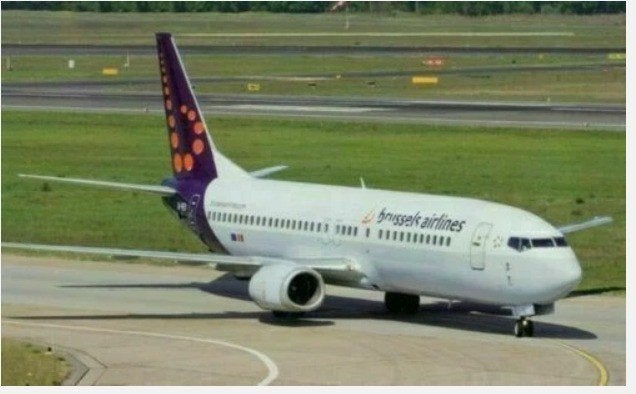 Brussels Airlines Boeing 737-400 ansichtkaart (airline issue, Collections, Aviation, Enlèvement ou Envoi, Neuf, Carte, Photo ou Gravure