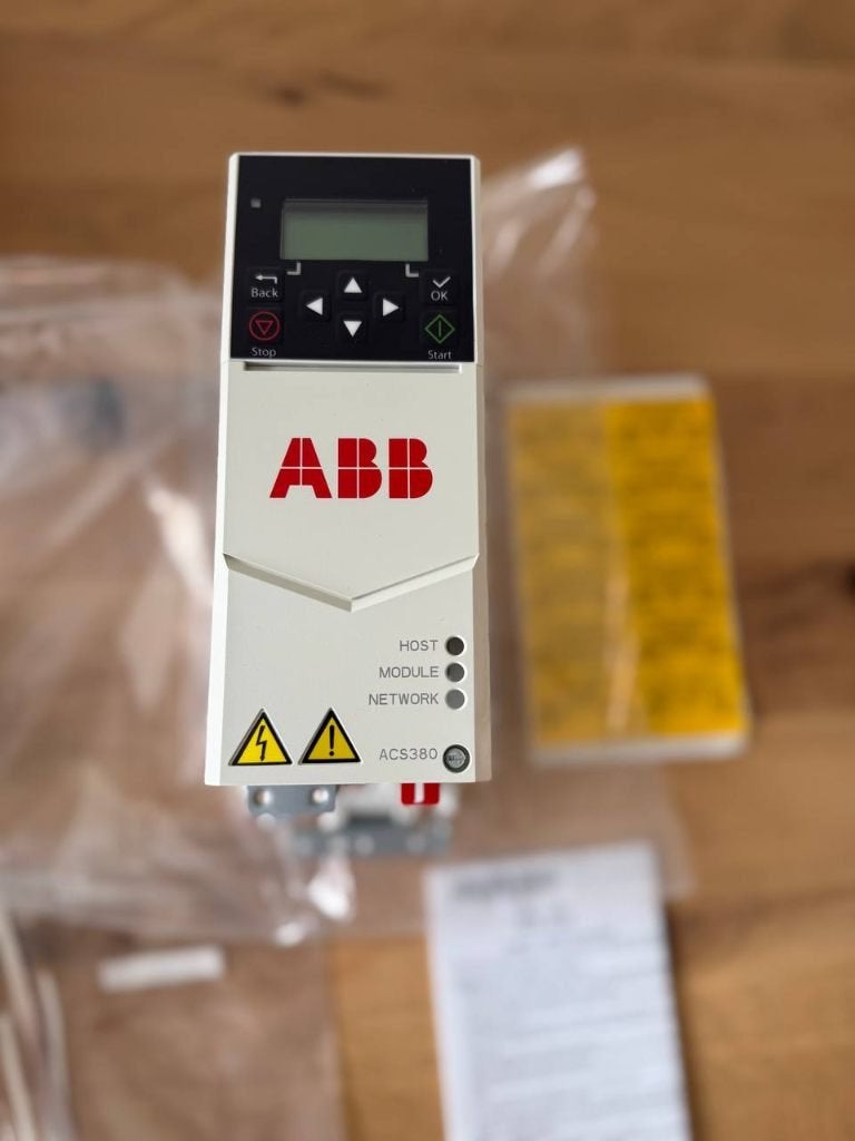 ABB ACS380-040N-03A7-1 Frequentieregelaar VFD Drive ACS380, Articles professionnels, Machines & Construction | Autre, Enlèvement ou Envoi