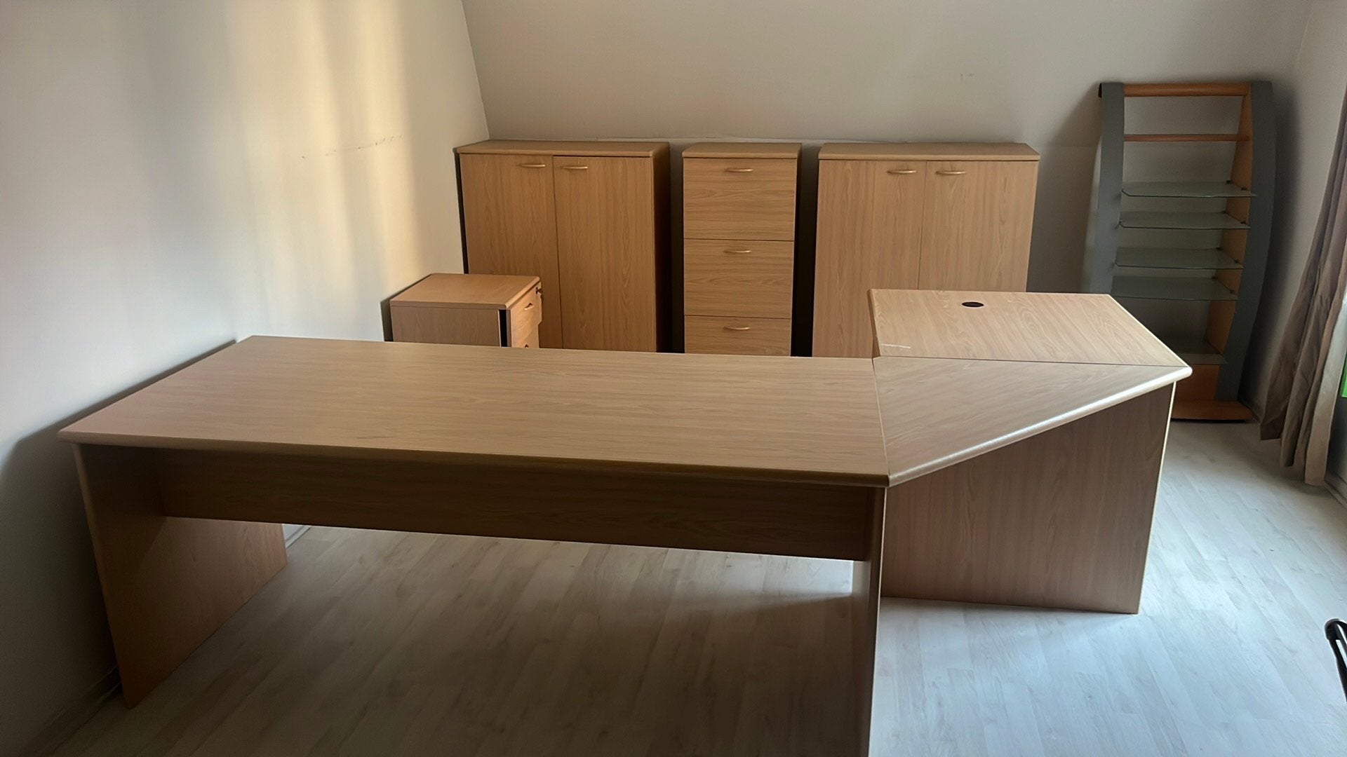 Hoekbureau met kasten, Ophalen, Hoekbureau
