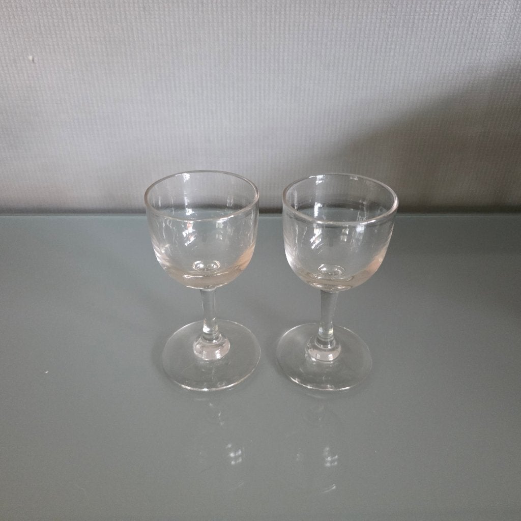 JENEVERGLAZEN 2 STUKS TE KOOP, Ophalen of Verzenden, Zo goed als nieuw, Borrel- of Shotglas