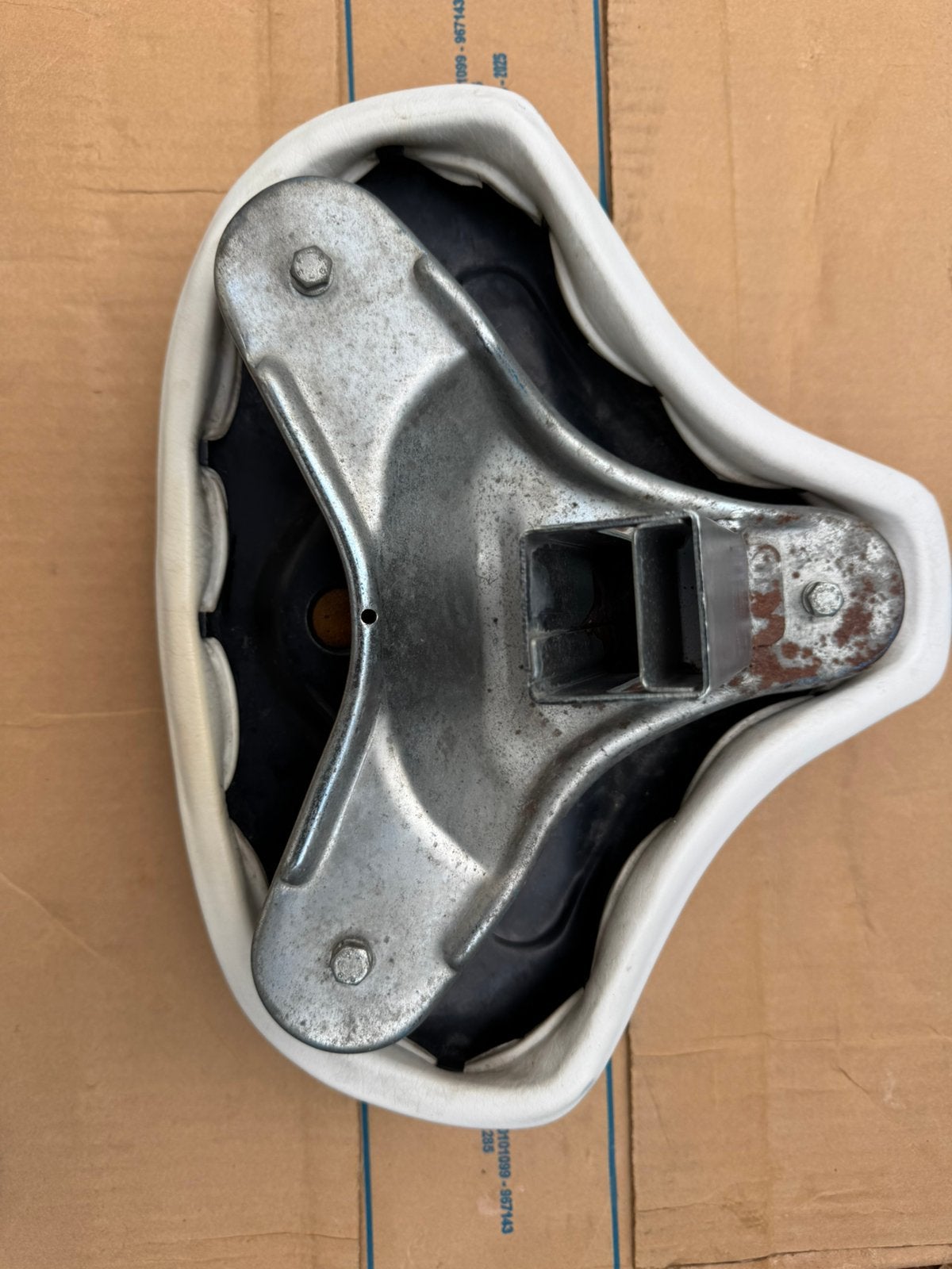 Siège blanc original Honda Camino Funny, Vélos & Vélomoteurs, Pièces de cyclomoteur | Général, Enlèvement ou Envoi, Selle