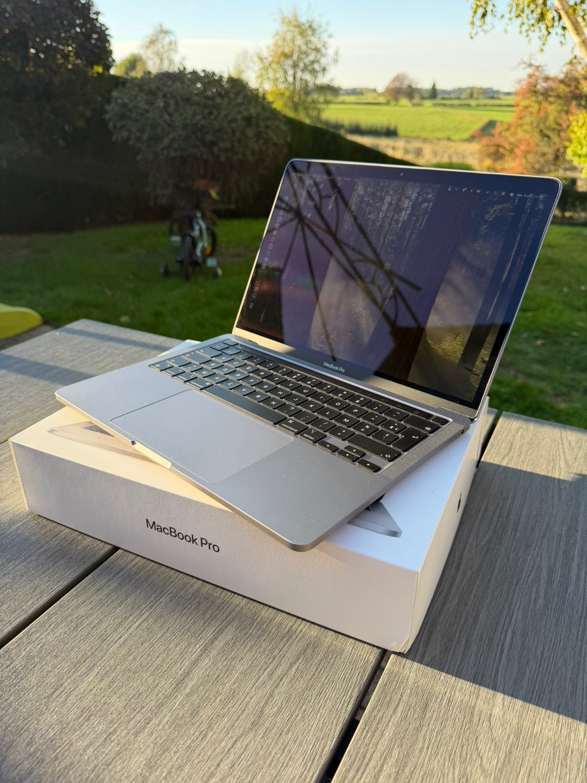 MacBook Pro 13” M1 2020 – 8 Go / 256 Go, Informatique & Logiciels, 256 GB, Comme neuf, Azerty, 8 GB