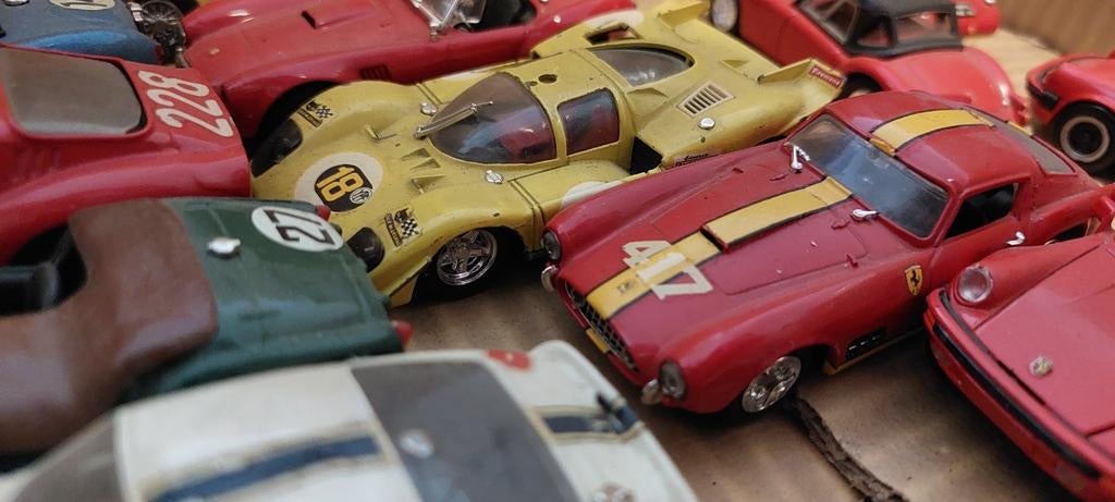 Modèles réduits de voitures : grand lot, notamment aux échel, Enlèvement, Utilisé, Voiture, Burago