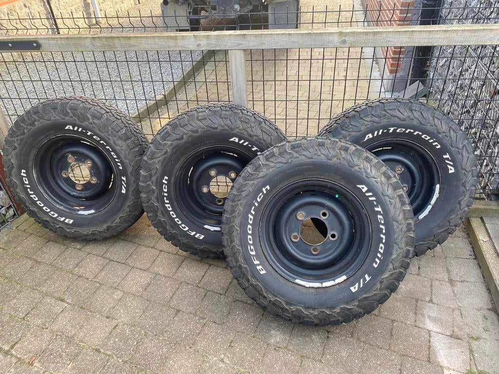 Defender set van 6, Ophalen, Band(en)
