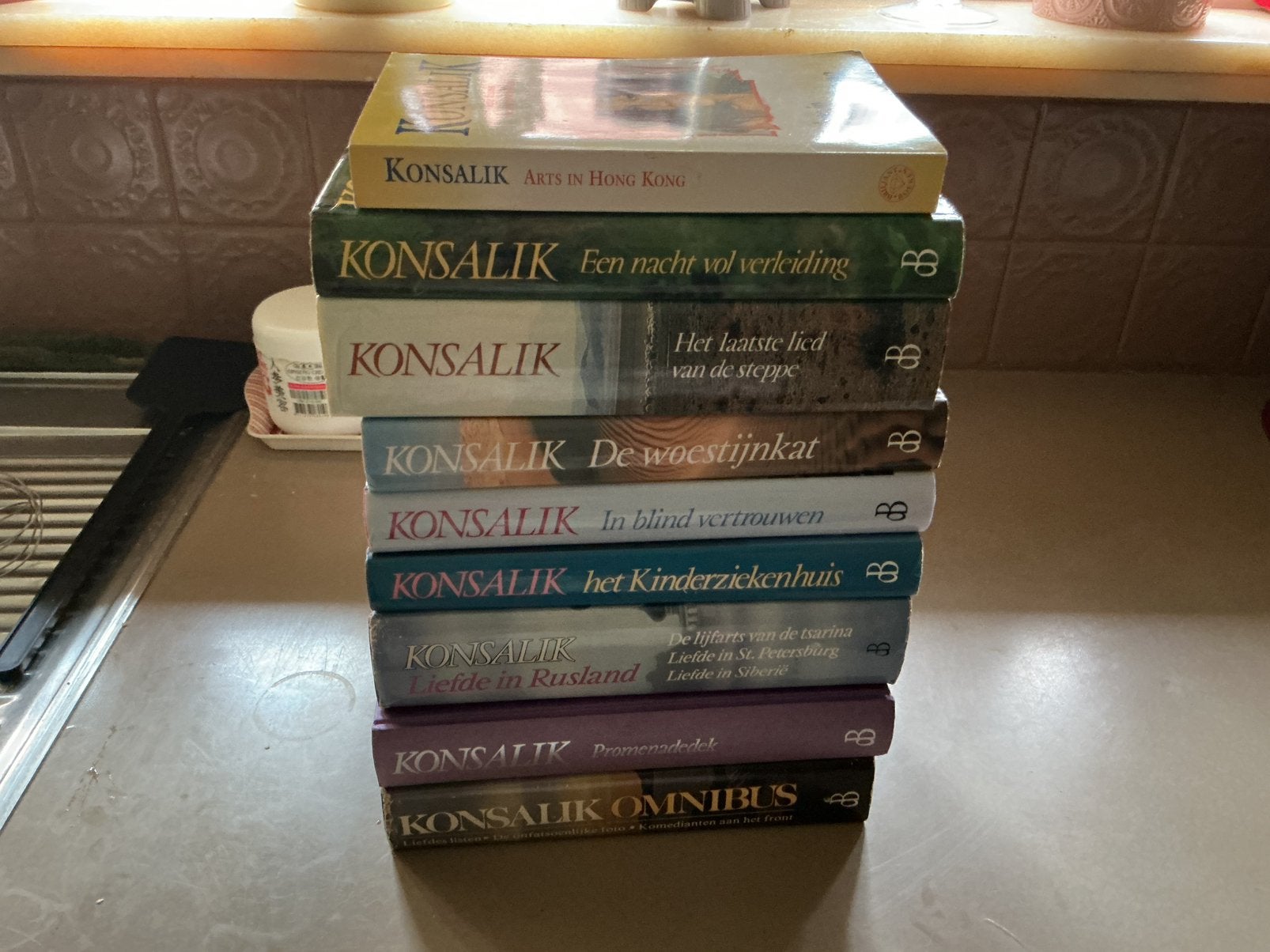 Boeken Konsalik, Livres, Partis & Groupements, Enlèvement, Comme neuf