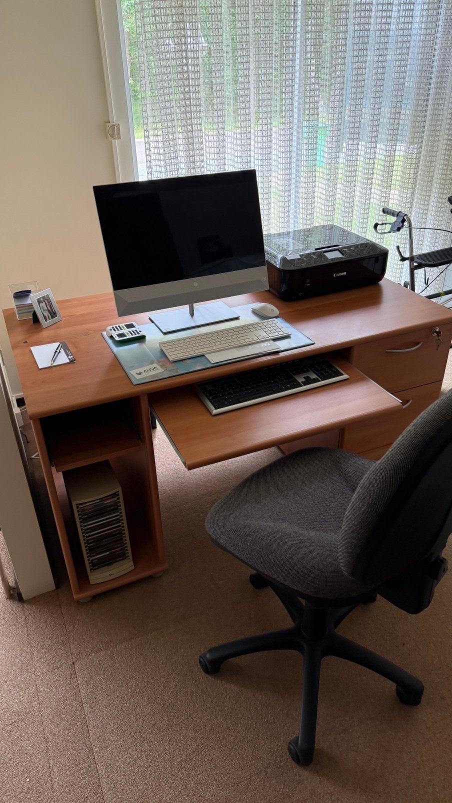 Houten bureau 140 x 75 x 75 cm, Ophalen, Zo goed als nieuw