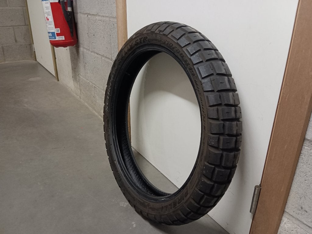 Te koop Pirelli scorpion rally str R19 110/80 and  R17150/70, Ophalen, Band(en)
