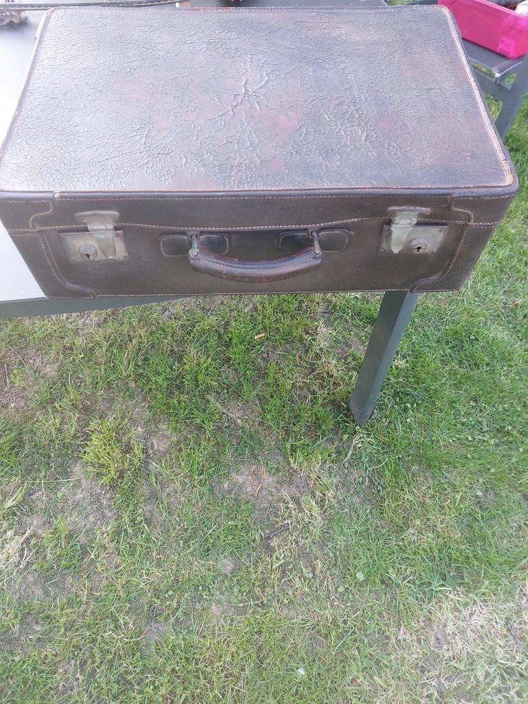 Valise, Cuir