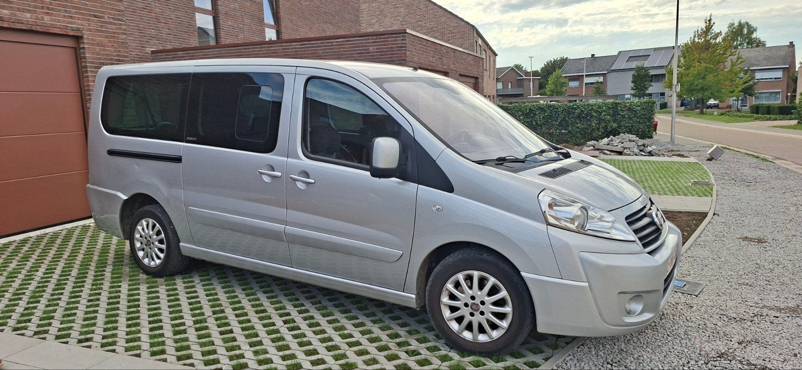 Fiat Scudo Business Line cuir, Autos, Cuir, 750 kg, Boîte manuelle, 5 portes