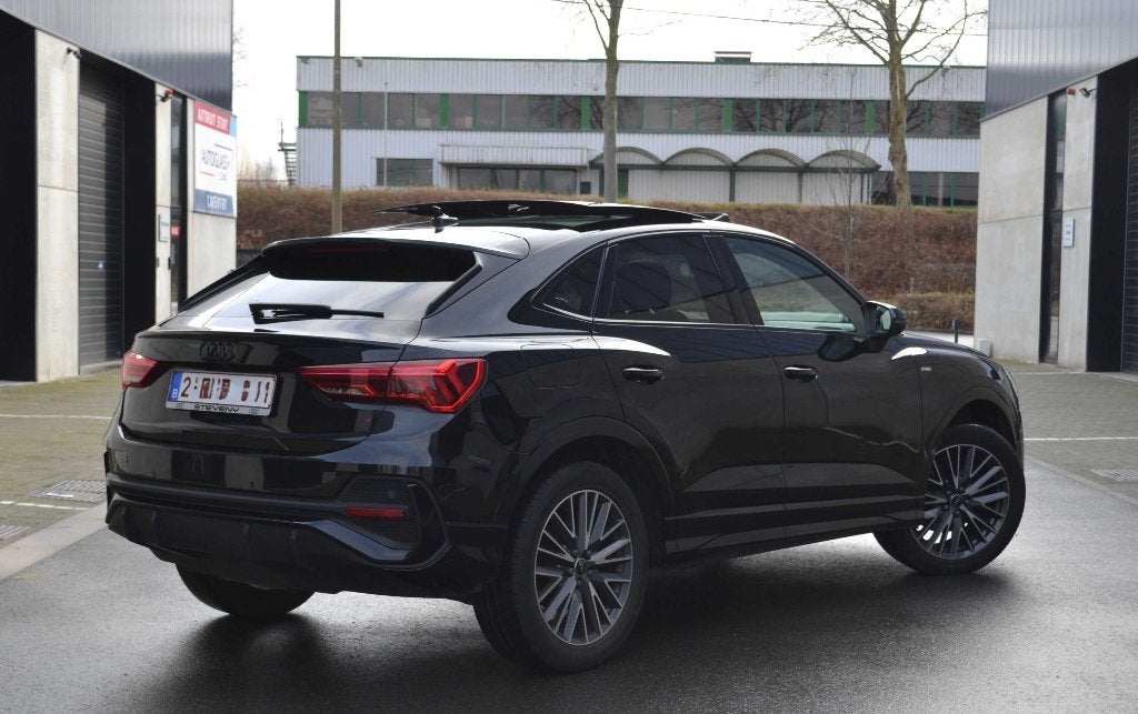 Audi Q3 Sportback 2.0 TDi Quattro S line S tronic, Auto's, Leder en Stof, Zwart, Bedrijf, Achteruitrijcamera