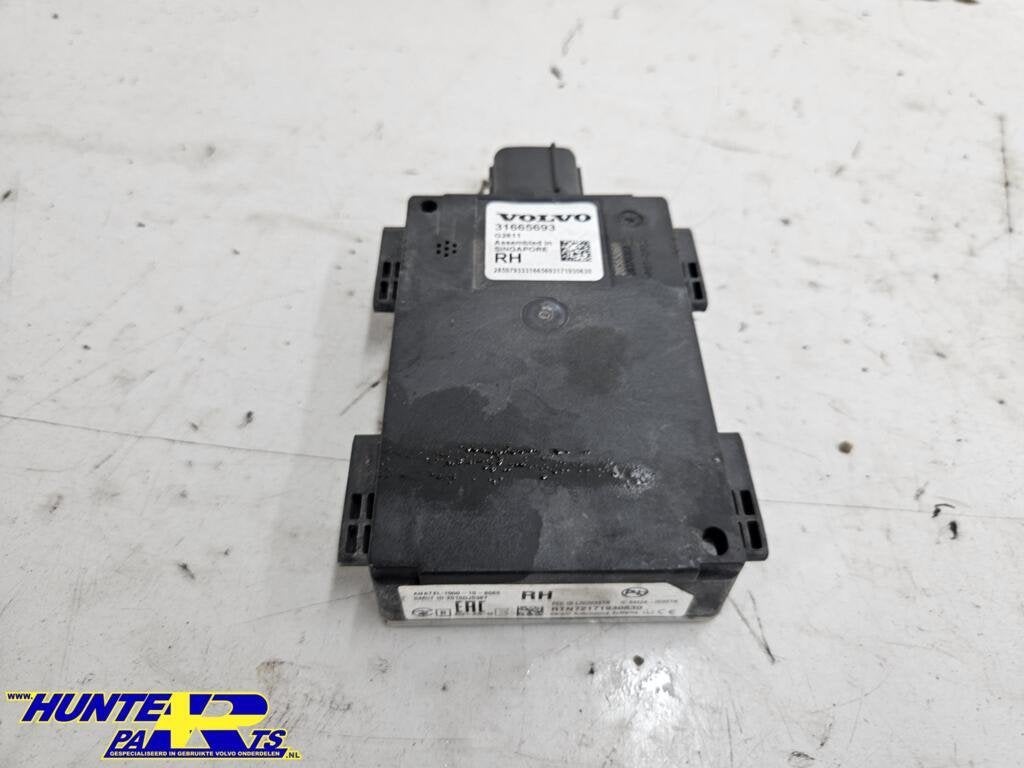 Dode hoek sensor R Volvo XC90/XC60/V90 ('14-'22) 31665693, Gebruikt, Ophalen of Verzenden, Volvo, Volvo