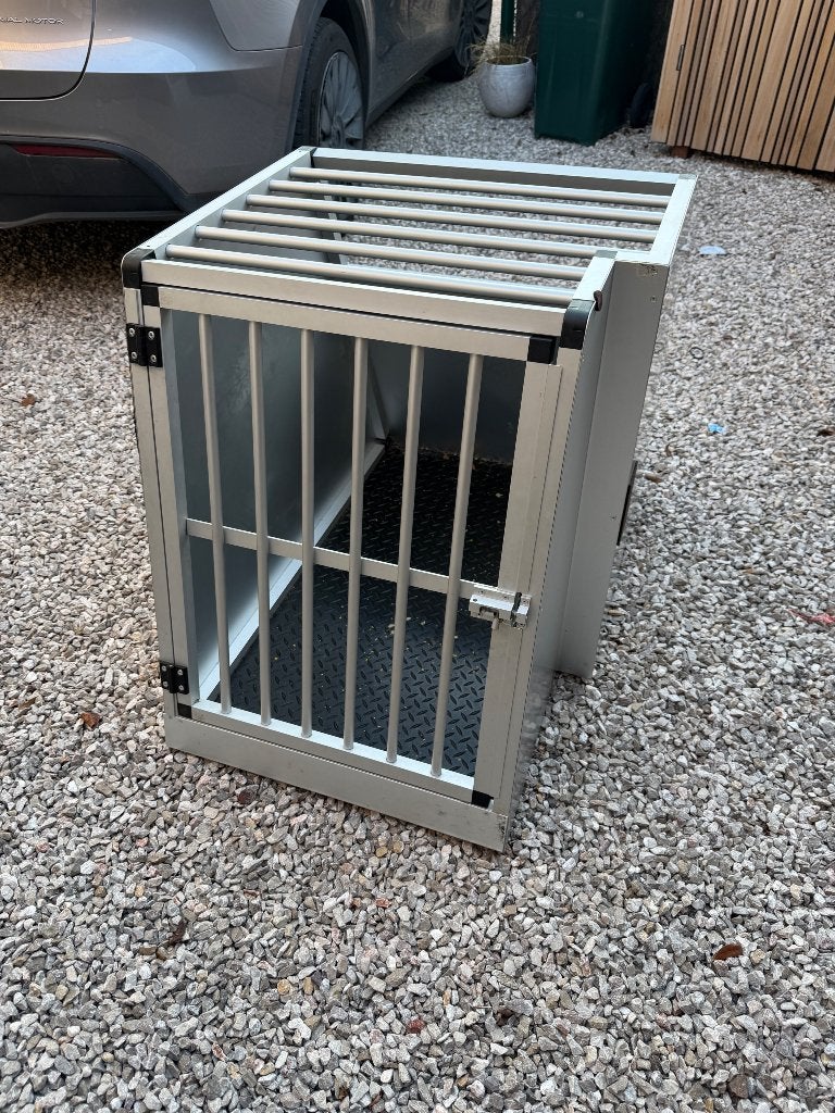 Aluminium hondenbench, Enlèvement, Utilisé