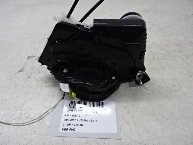SERRURE DE PORTE AVANT GAUCHE Toyota Yaris III (P13), Utilisé, Gauche, Toyota