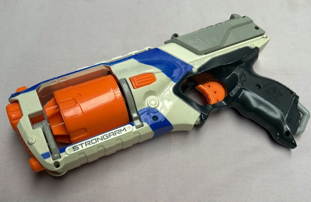 Nerf strongarm, Verzamelen, Ophalen