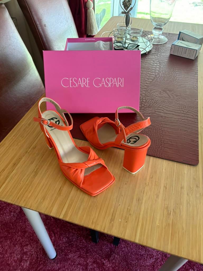 Cesare Gaspari lederen sandalen, Ophalen, Zo goed als nieuw
