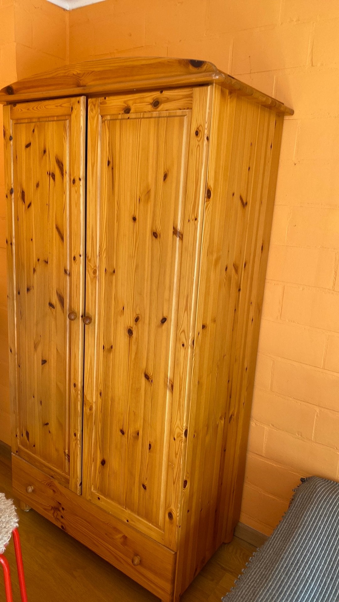 Armoire en pin, Enlèvement, Comme neuf
