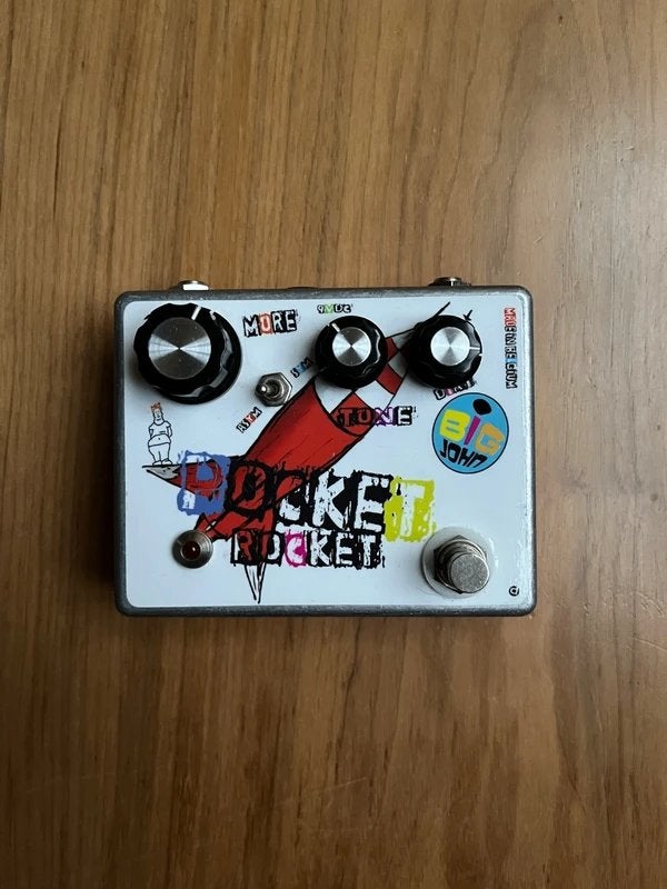 Fusée de poche Big John, Musique & Instruments, Effets, Enlèvement ou Envoi, Comme neuf, Distortion, Overdrive ou Fuzz