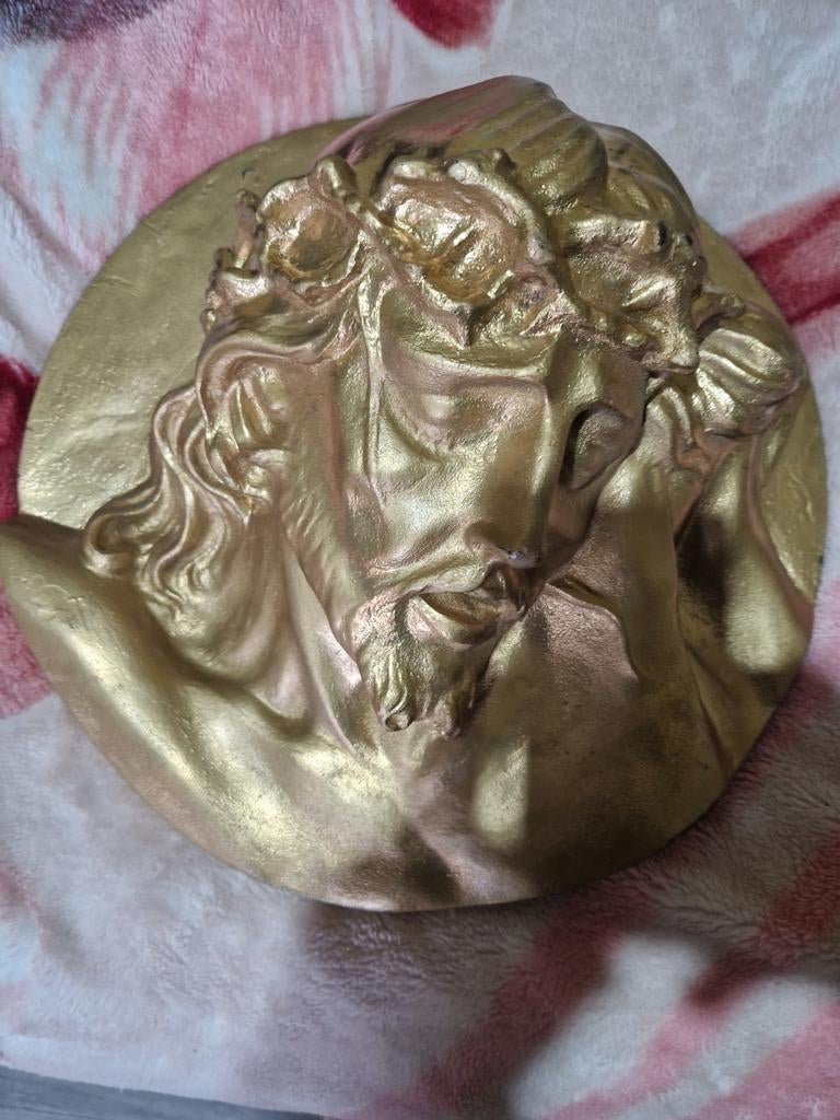 Tete de jesus en bronze, Enlèvement