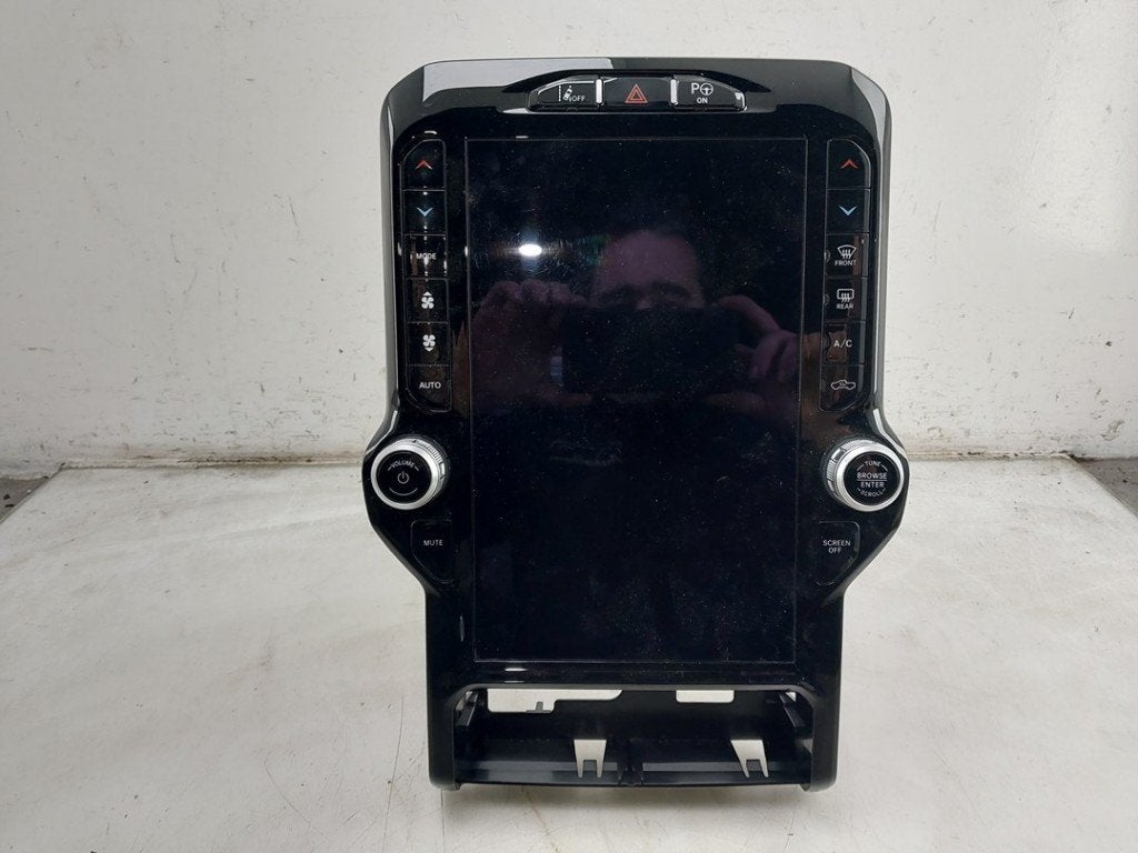 ORDINATEUR MULTIMEDIA RAM 1500 Crew Cab (DS) (|68526524AB|), Taurusavenue 1
2132 LS  Hoofddorp, NL, Webaccessibility@stellantis.com