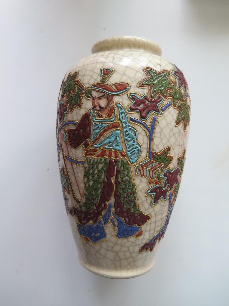 VASES, Enlèvement