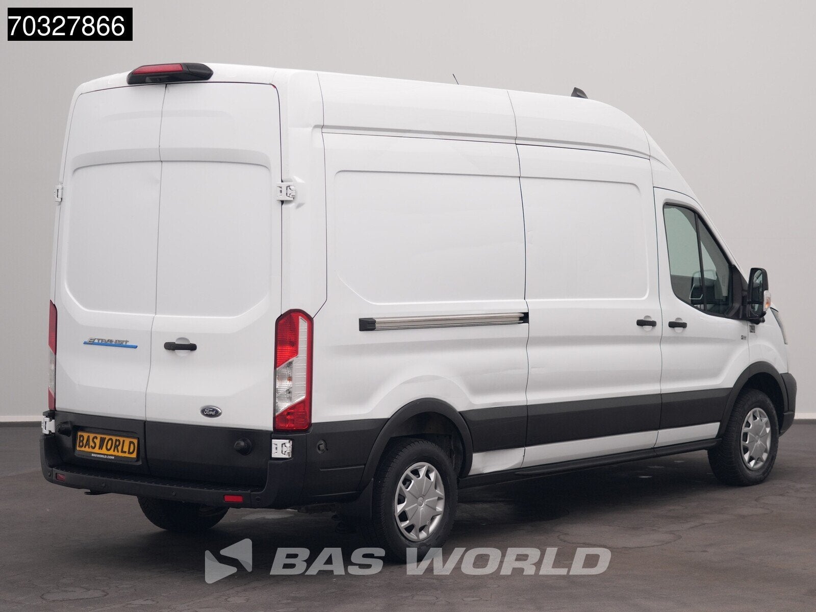 Ford e-Transit 184pk Elektrisch 68kWh 317km WLTP L3H3 Hoog D, Auto's, Bestelwagens en Lichte vracht, Automaat, Stof, Gebruikt
