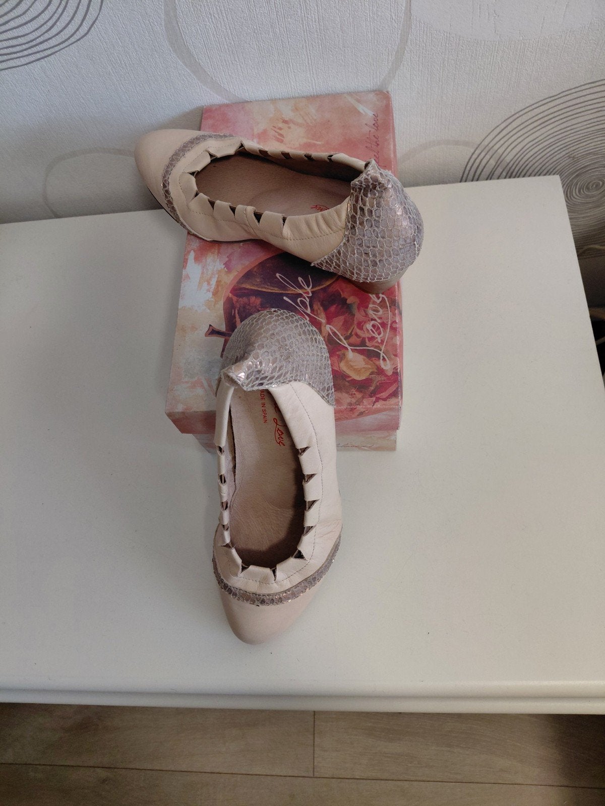 Beige schoen maat 38 inlegzool kan eruit als nieuw leer, Ophalen of Verzenden