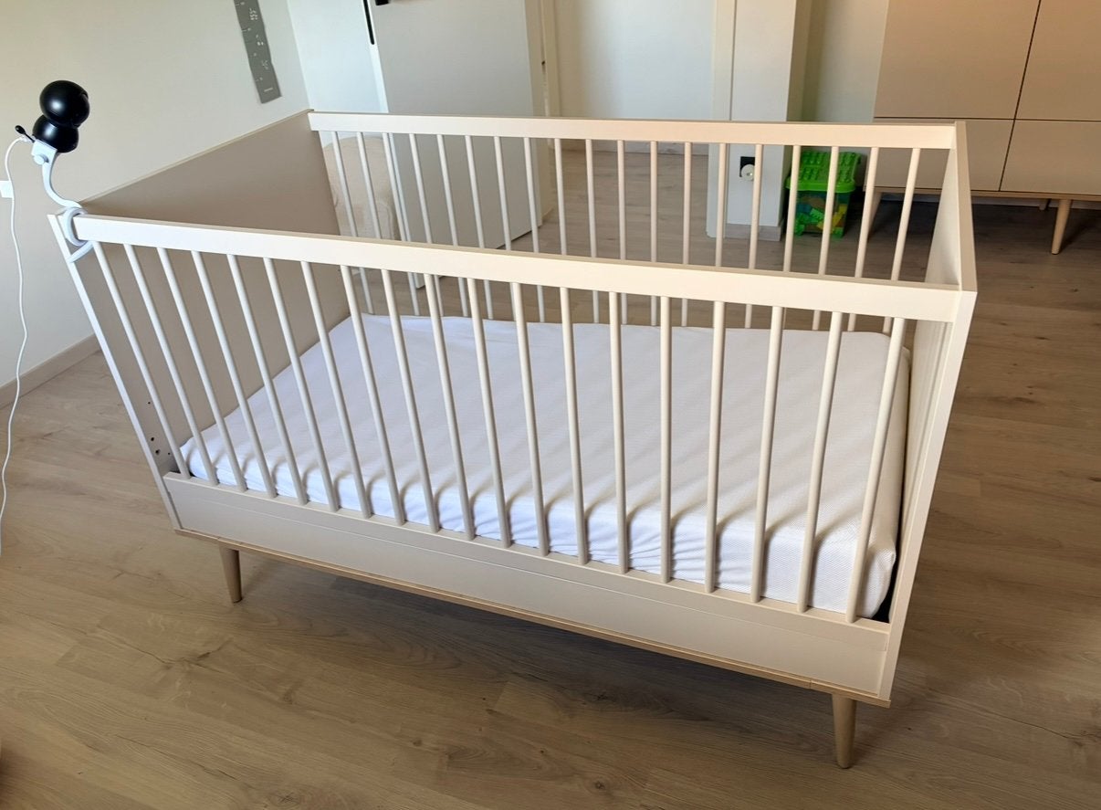 Quax flow ledikant omvormbaar tot junior bed + matras & acc., Ophalen, Zo goed als nieuw, Ledikant