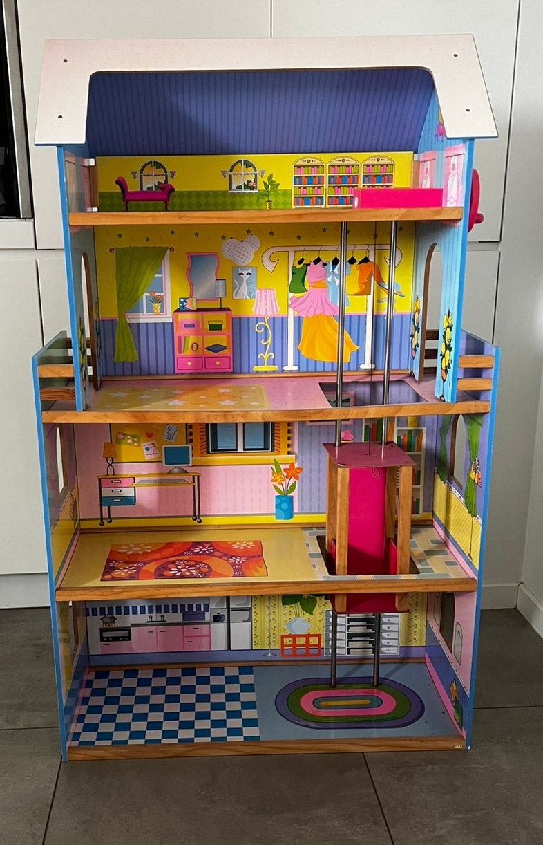 Houten poppenhuis met lift, Ophalen, Zo goed als nieuw, Poppenhuis