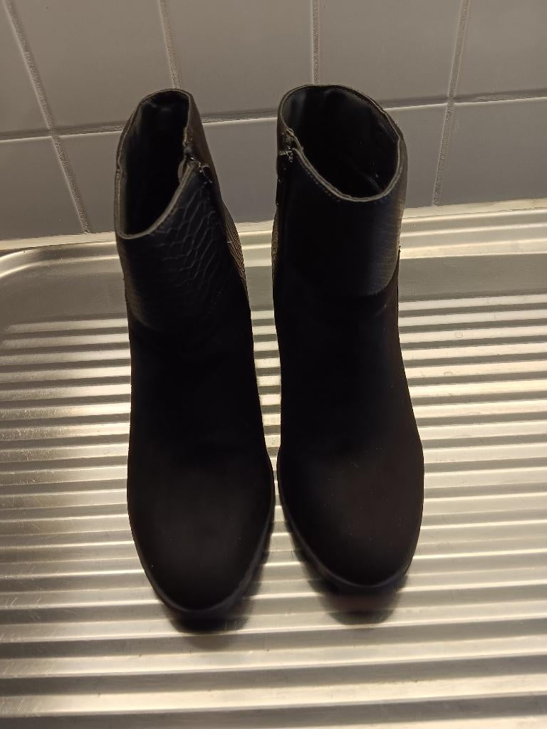 NIEUW enkel laarsjes zwart maat 38, Kleding | Dames, Schoenen, Ophalen, Zwart, Lage of Enkellaarzen, Nieuw