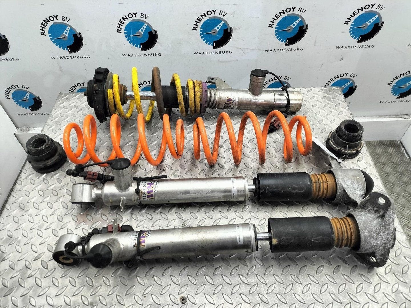 VOLKSWAGEN GOLF 5K GTI  WIELOPHANGING SET AFTERMARKET 2010, Auto-onderdelen, Ophalen of Verzenden, Gebruikt, Stiba lid