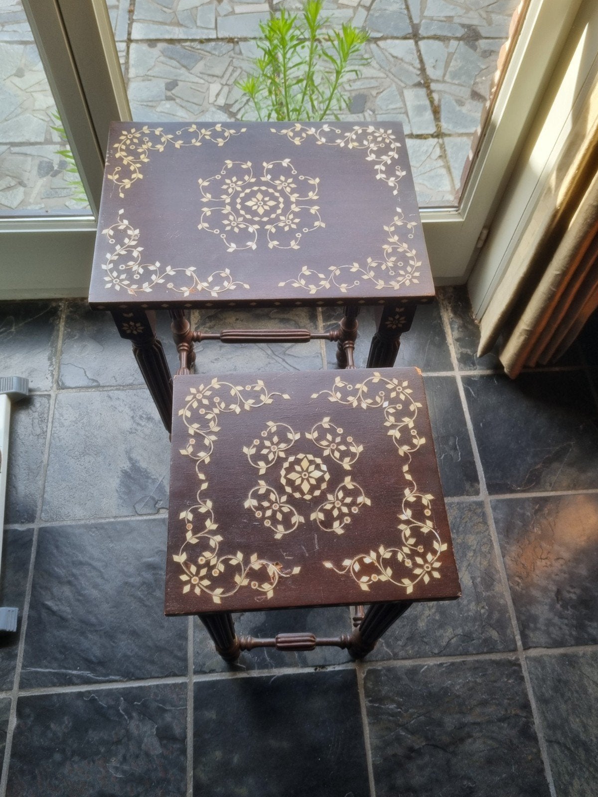 Tables d'appoint, Enlèvement