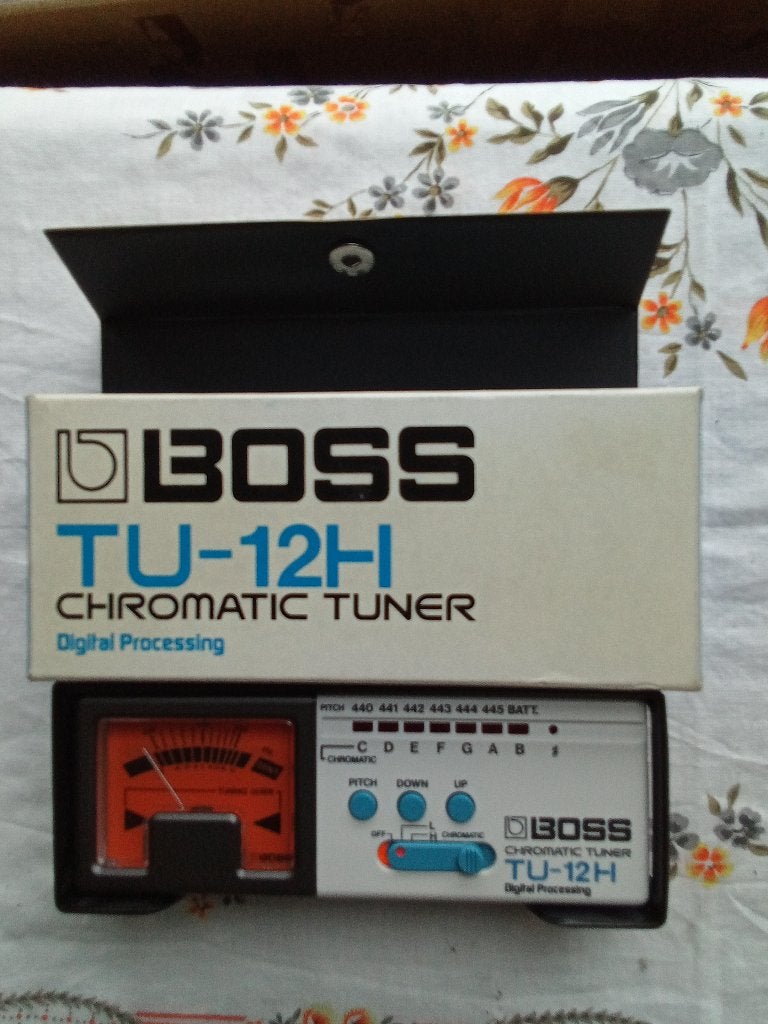 NOUVEAU Accordeur chromatique BOSS TU-12 H, Enlèvement, Neuf