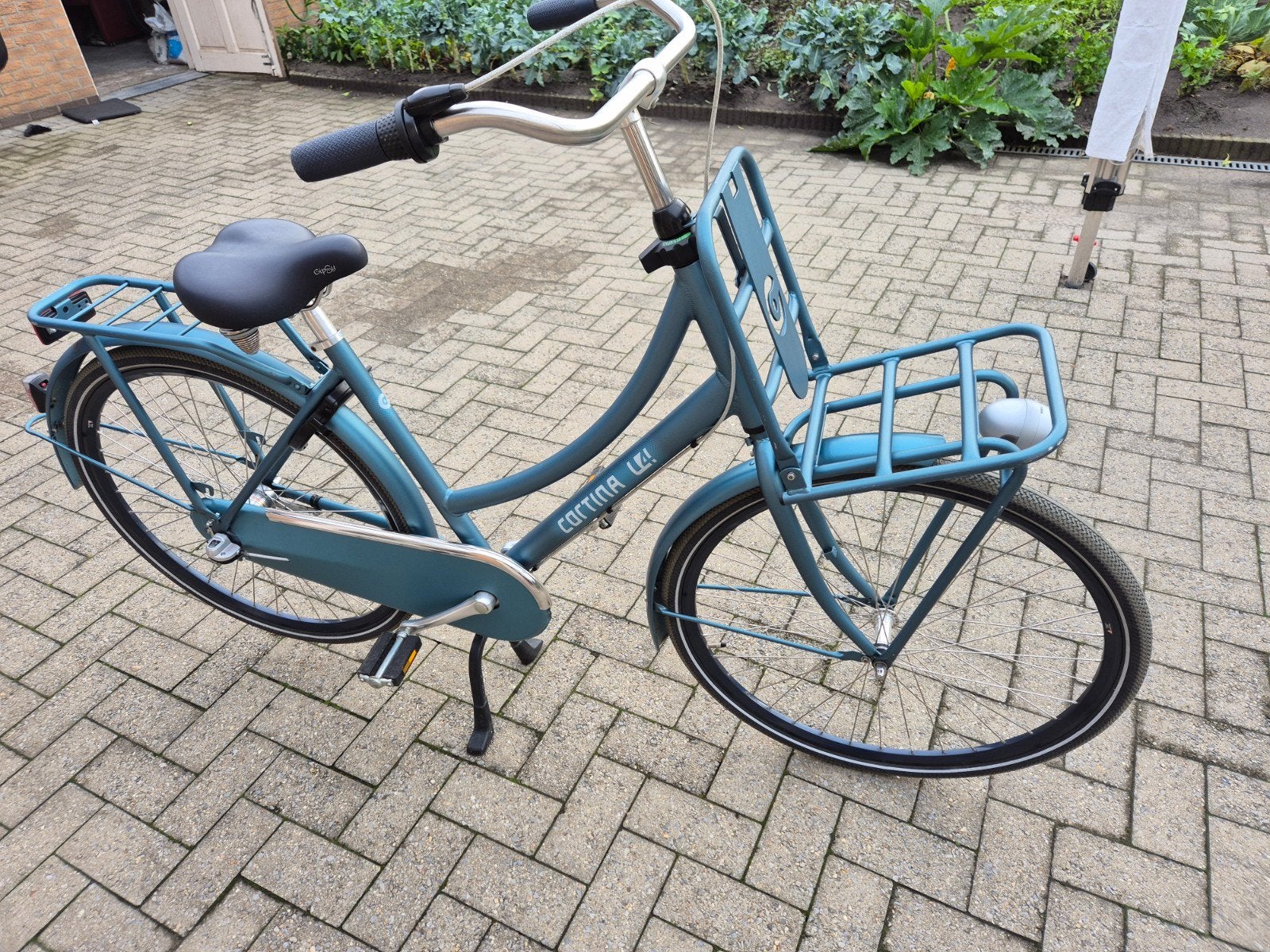 Omafiets Cortina U4  28 inch, Fietsen en Brommers, Fietsen | Dames | Omafietsen, Terugtraprem, 53 tot 56 cm, Cortina U4 Transport
