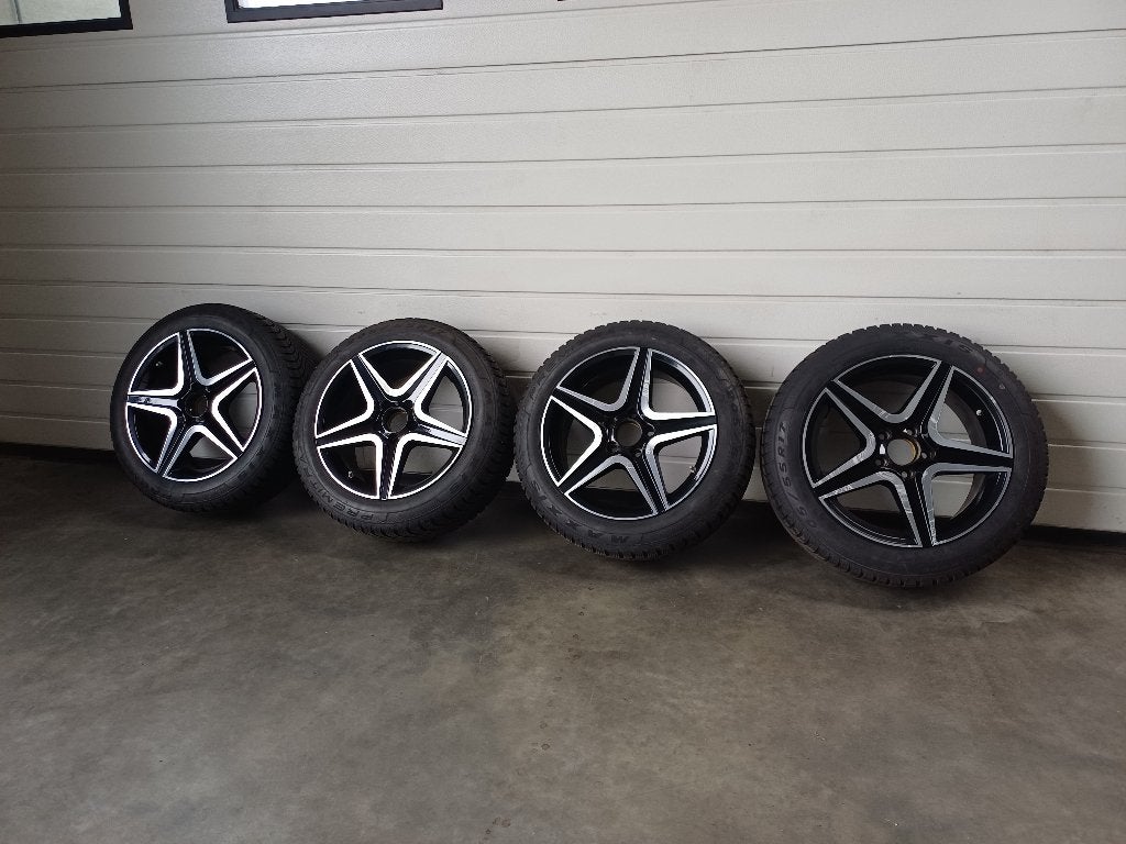 mercedes 17" velgen met winterbanden, Pneus et Jantes, Pneus hiver, Véhicule de tourisme, 205 mm