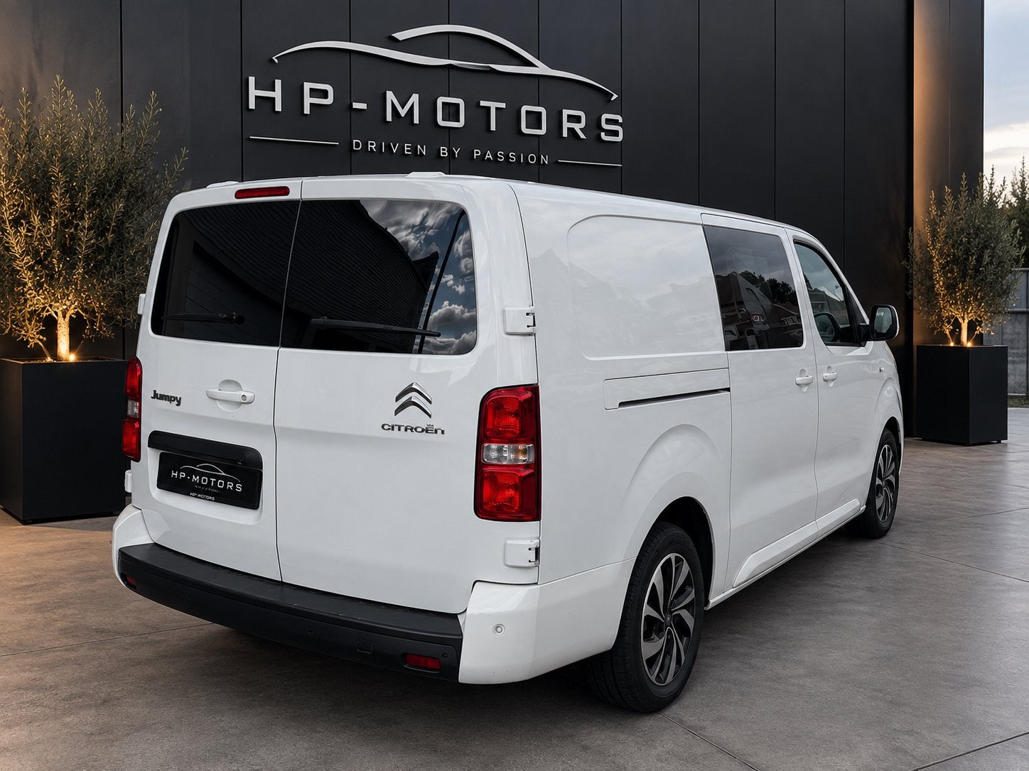 Citroën Jumpy - 2021 - 5 places - utilitaire léger - 2.0, Euro 6, Entreprise, Noir, 4 cylindres