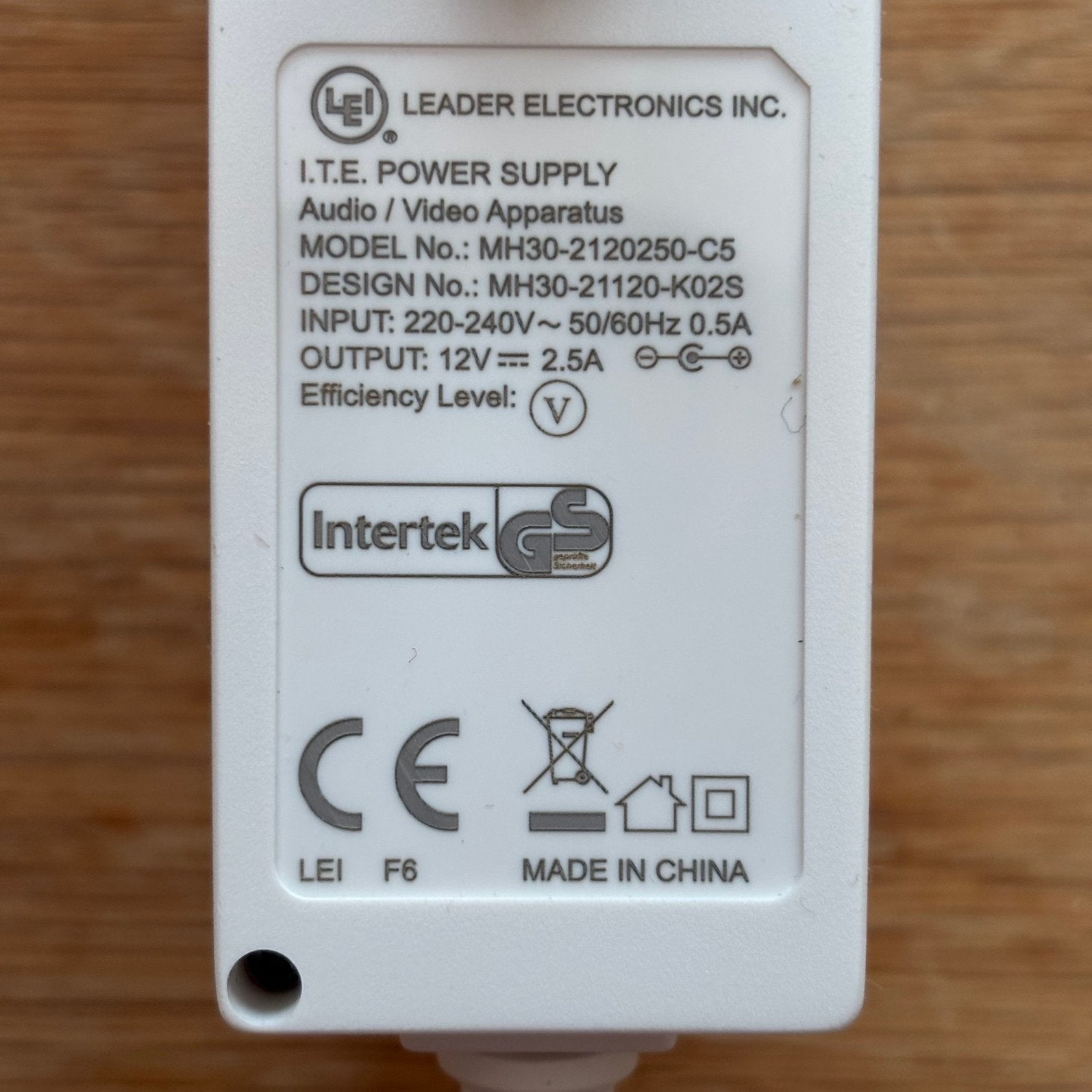Leader Electronics Power Supply 12V/2.5A - MH30-2120250-C5, Telecommunicatie, Mobiele telefoons | Batterijen en Accu's, Verzenden