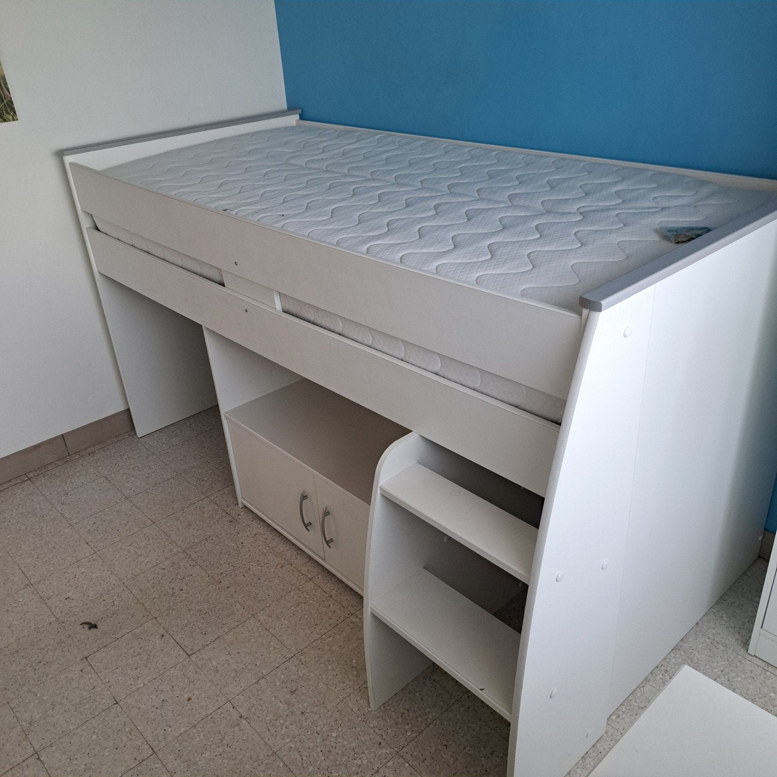 eenpersoonsbed met lattenbodem zonder matras, Ophalen