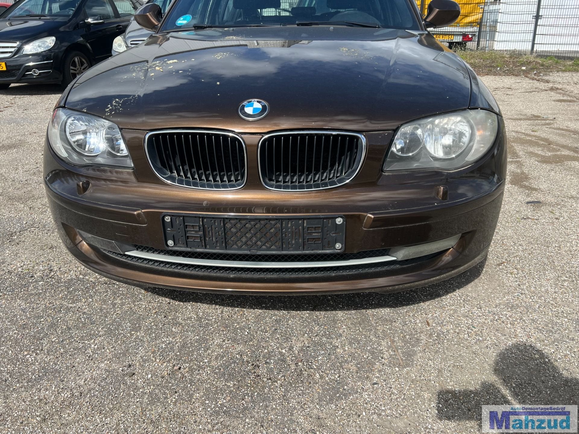 Pare-chocs avant marron B09/8 pour BMW S rie 1 E87 (2004-201, Petuelring 130
80788  Munich, DE, Pare-chocs, Info@bmw.de, Utilisé