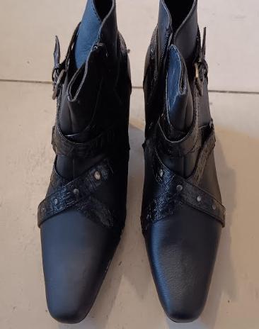 Bottillons noirs à talons 41 NEUF, Kleding | Dames, Schoenen, Zwart, Lage of Enkellaarzen, Nieuw, Ophalen of Verzenden